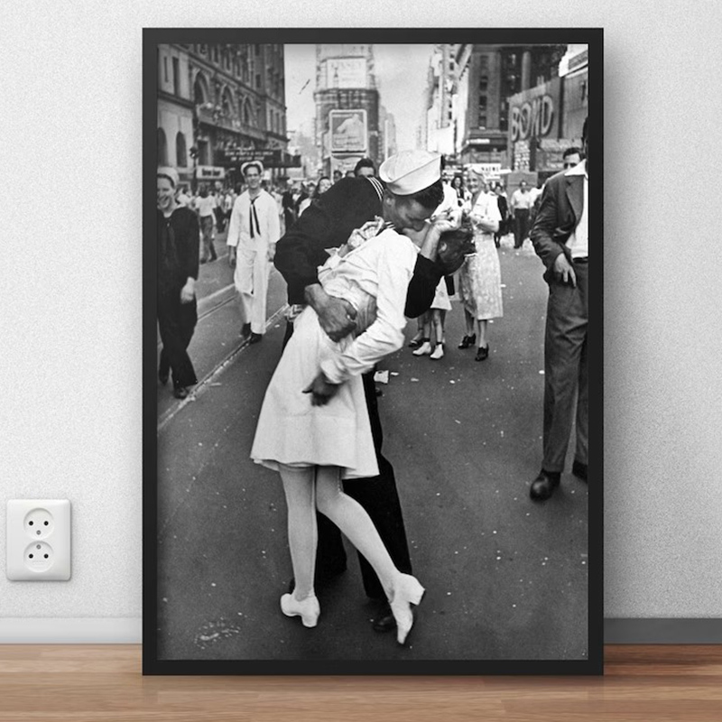Victory Home Decor - Black and White Victory Kiss Vintage